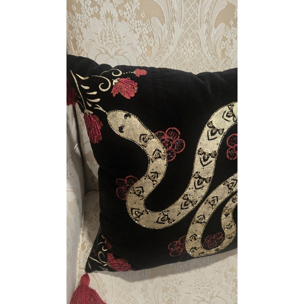 EnVogue Velvet Pillow Gold Beaded‎ Snake Embroidery Tassels Luxe Boho 20x20 EUC
